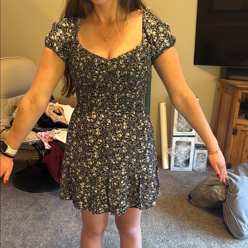 Hollister Black and White Puff Sleeve Mini Sundress